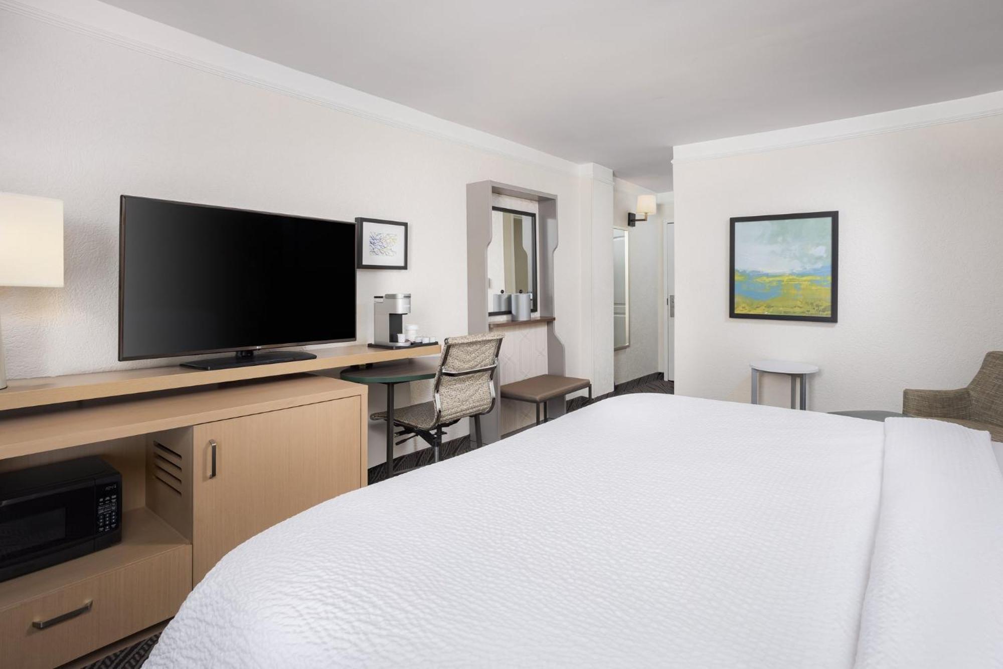 Holiday Inn Resort Oceanfront At Surfside Beach By Ihg Exterior photo